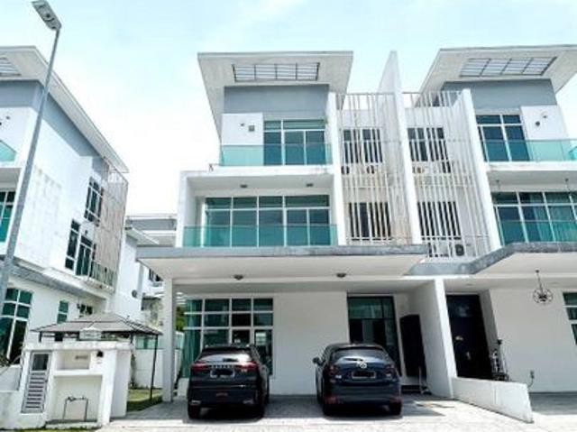 Clover Garden Residences