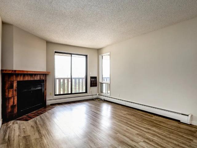 Cloverdale Manor 2 Bedroom Apartment for Rent at 305 Fietz St, Yorkton, SK S3N 3P6