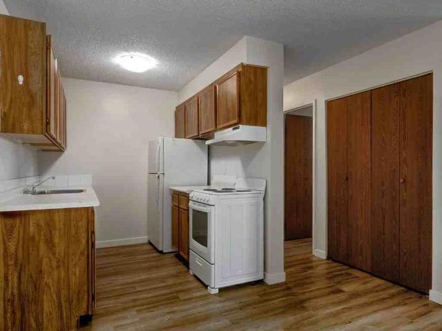Cloverdale Manor 3 Bedroom Apartment for Rent at 305 Fietz St, Yorkton, SK S3N 3P6