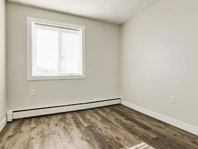 Cloverdale Apartments 2 Bedroom Apartment for Rent at 10125 153 St Nw, Edmonton, AB T5P 2B3 Canora