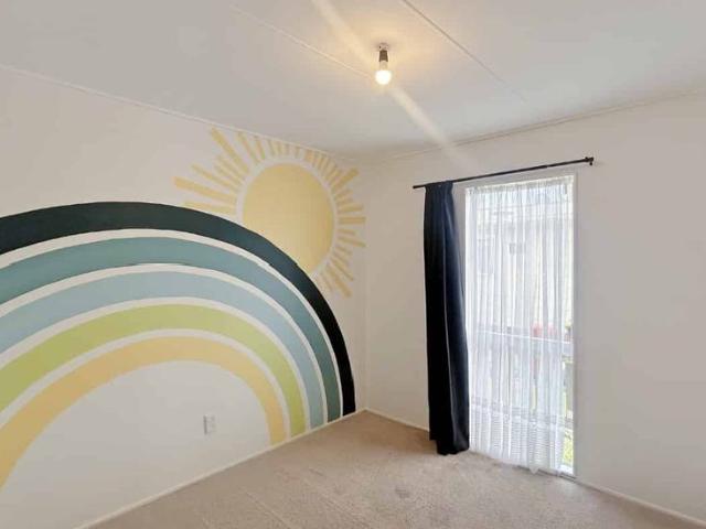 CLOVERLEA 3 BEDROOMS