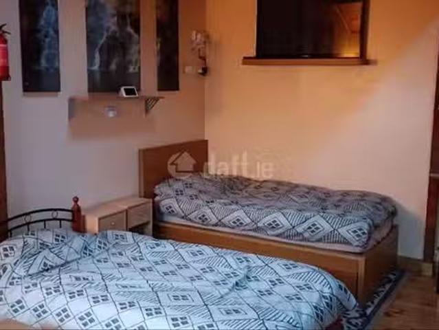 Clonshaugh, Clonshaugh, Dublin 17 is for rent
