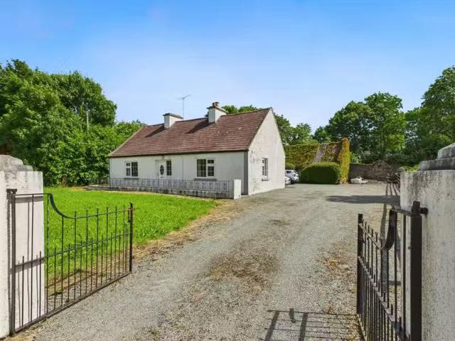 Cloonmoylan, Ballyshrule, Portumna, Co. Galway, H53EY79 is for.
