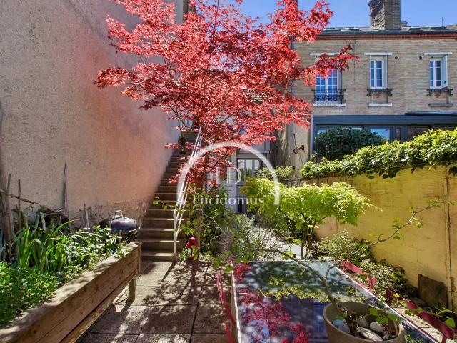 Clos d'Orléans / 7min du RER A Fontenay. Charmante maison de 162