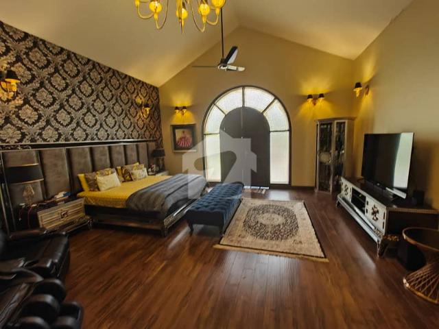 Close To Zamzama Park 1200 Yards Very Well Maintained/West Open/Huge Lawn/ Huge Parking House For Rent At Reasonable Demand