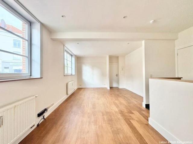 Close to Gribaumont and amenities