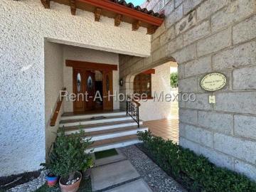 Casa céntrica con terraza y amenidades en Rinconada Jacarandas RAH2224