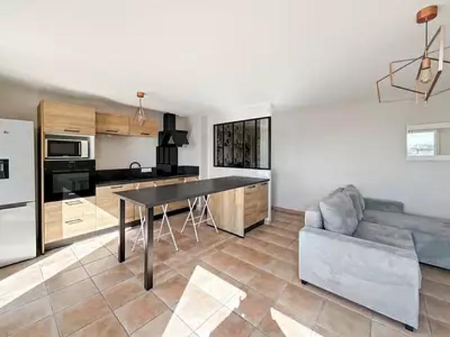 Clavette 17220 Achat / Vente appartement 3 pièces t3 au dernier étage piscine