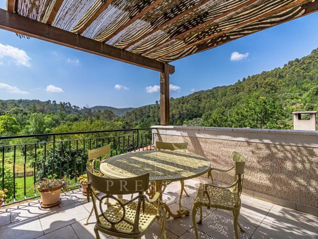 Claviers, villa 5 pièces, terrain 5614m², source, bassin, riviè