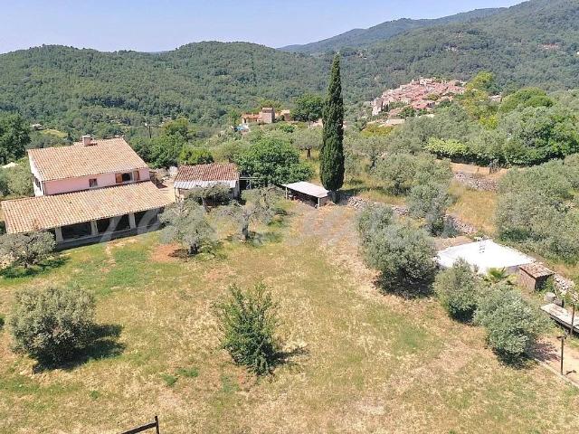 Claviers – Villa avec 3 chambres et dépendance, terrain 5330 m²