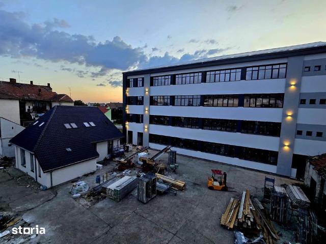 Cladire mulifunctionala in centrul Aradului + 100 locuri de parcare