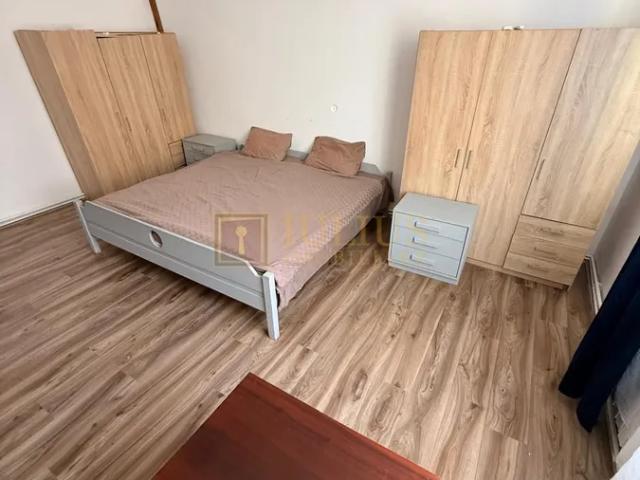 cladire istorica| Iosefin| 2 dormitoare| centrala proprie| camere inalte|