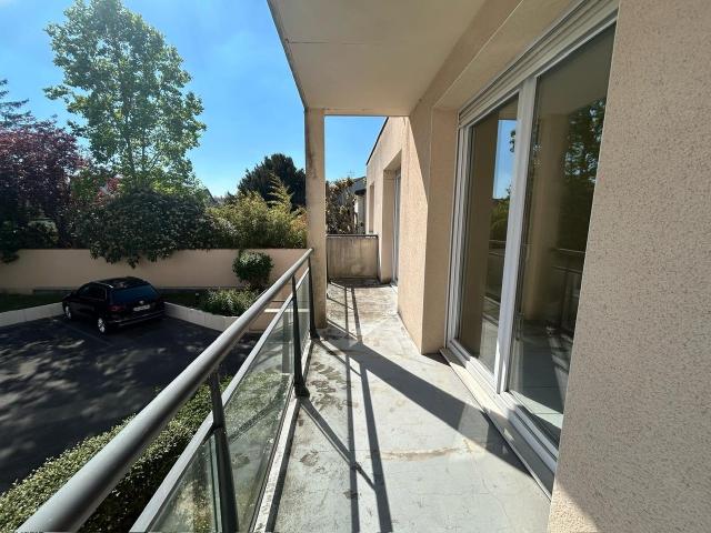 CLAIRMARAIS APPARTEMENT LUMINEUX T4 + TERRASSE + PARKING Vendu rénové pour 2026