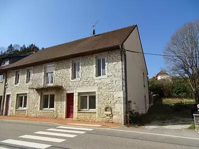 Clairvaux les Lacs 39130 Achat / Vente immeuble