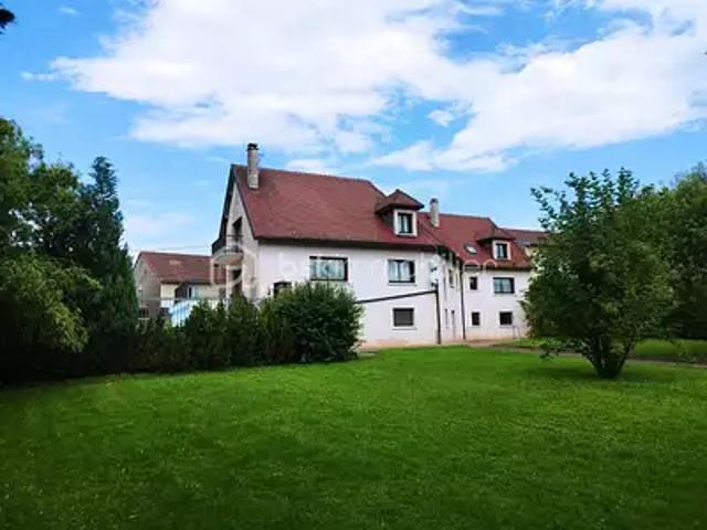 Clairvaux les Lacs 39130 Achat / Vente maison 11 pièces t11 piscine