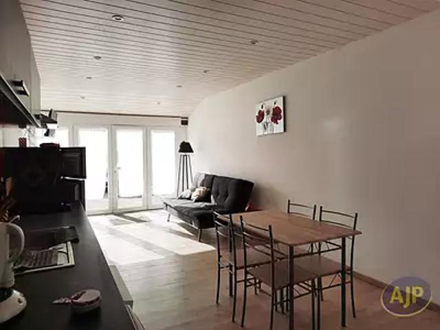 Clam 17500 Location appartement 2 pièces t2 au dernier étage terrasse