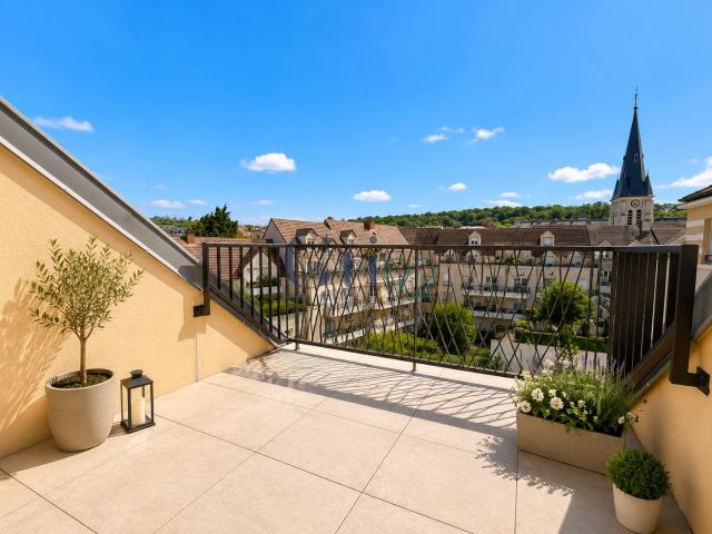 CLAMART CENTRE DUPLEX 3 PIÈCES DE 88 M2 DERNIER ÉTAGE AVEC TERRASSE ET DOUBLE PARKING