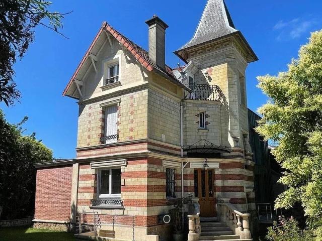 Clamart centre – Maison familiale rénovée avec jardin plein su