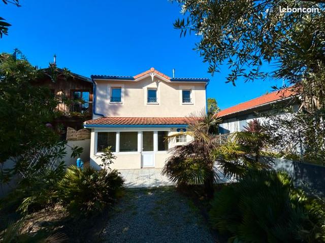 Claouey, 100m du Bassin, une maison plus une dépendance avec jardin