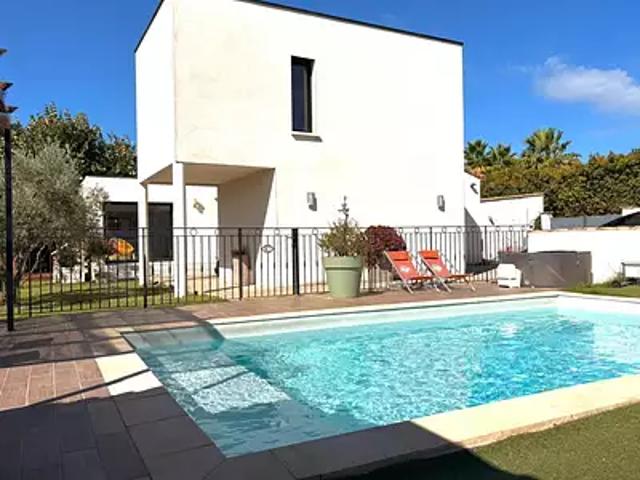 Clarensac 30870 Achat / Vente maison 7 pièces t7 piscine