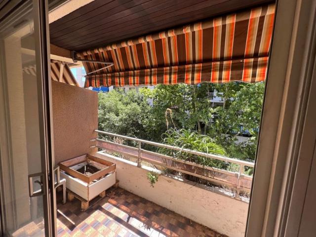 CLARET Spacieux type 2 avec balcon et loggia