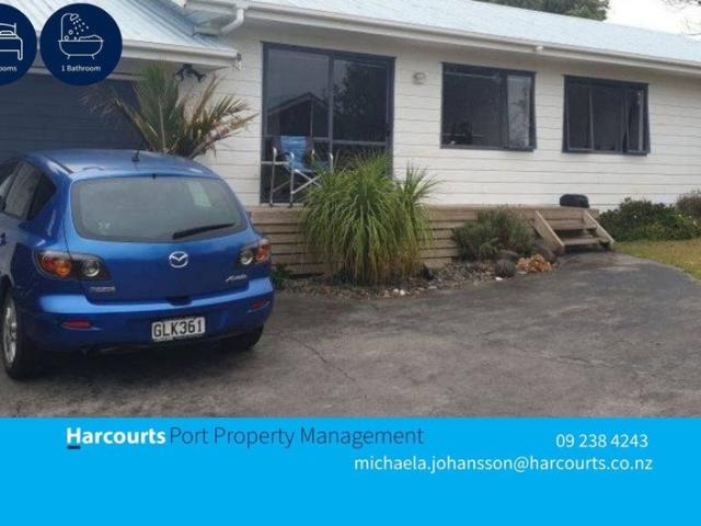 clarks beach, 3 bedrooms