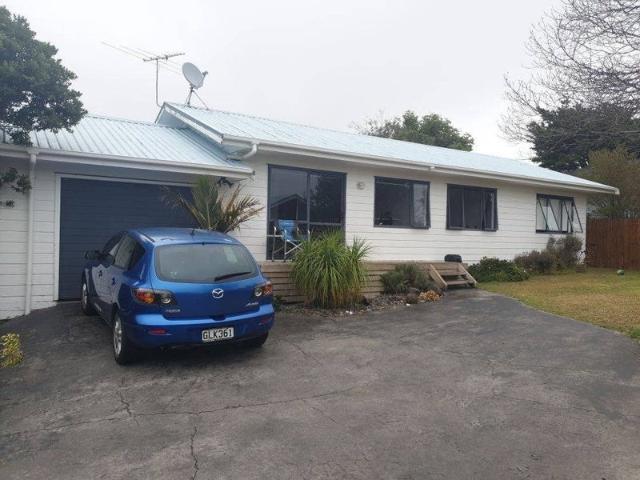 clarks beach, 3 bedrooms