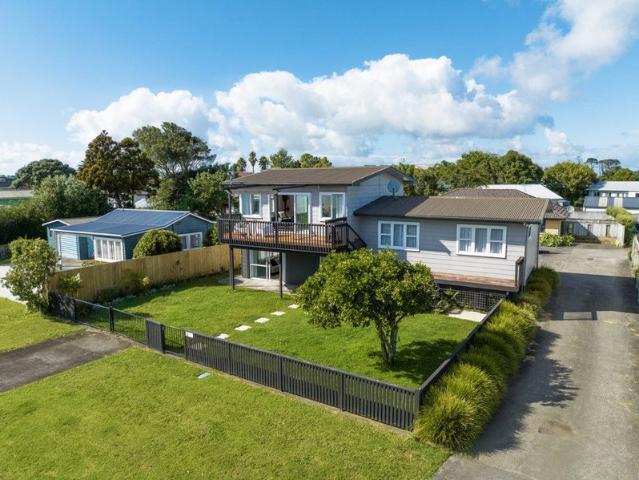 clarks beach, 3 bedrooms