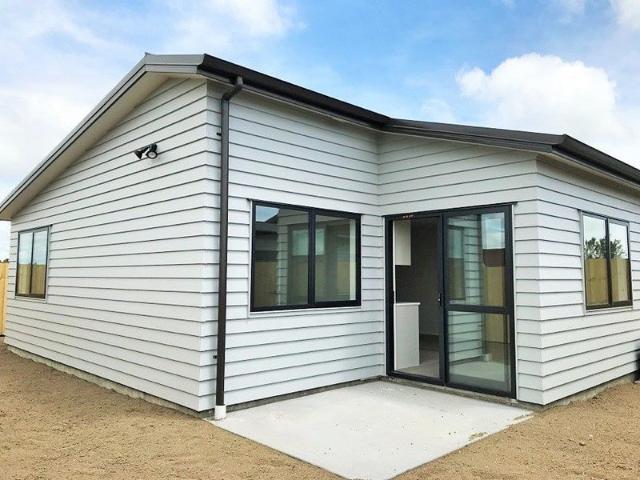 clarks beach, 2 bedrooms