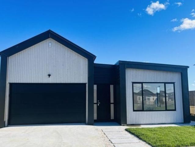 clarks beach, 4 bedrooms