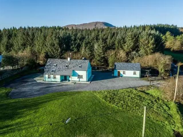 Clashmore, Schull, Co. Cork, P81TF74 is for sale