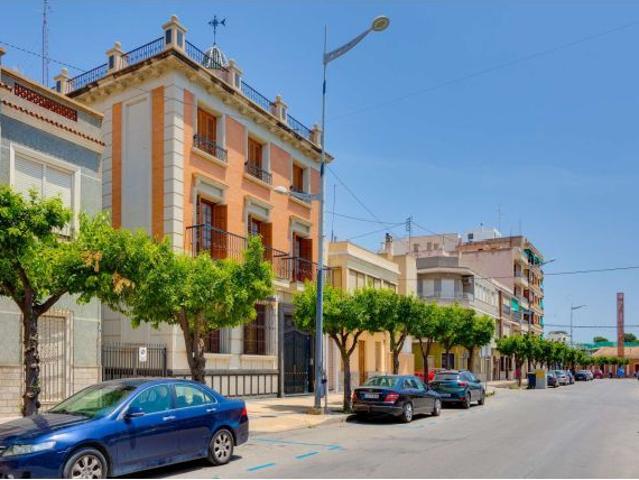 CLÁSICO PALACETE DE LUJO EN EL CENTRO DE CALLOSA DE SEGURA – ELEGANCIA, HISTORIA Y CONFORT MODERNO