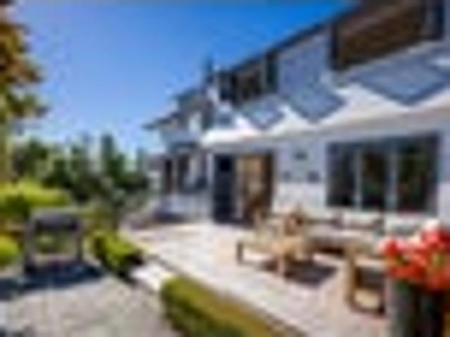 Classic elegance meets modern convenience!