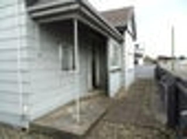 Classic Kiwi Villa Estate Sale