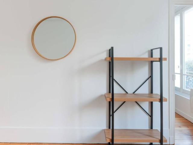 Classic Style Apartment with Modern Amenities, Paris Amsterdam Apartments for Rent