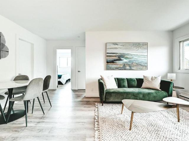 Classic 2 Bedroom + Den 6965 Rue De Choisy, Montréal