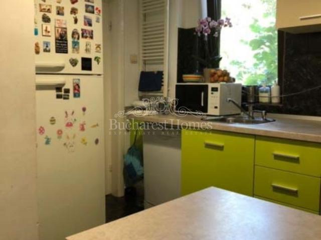 Classical Apartment in Villa, 3 Bedrooms, Primaverii
