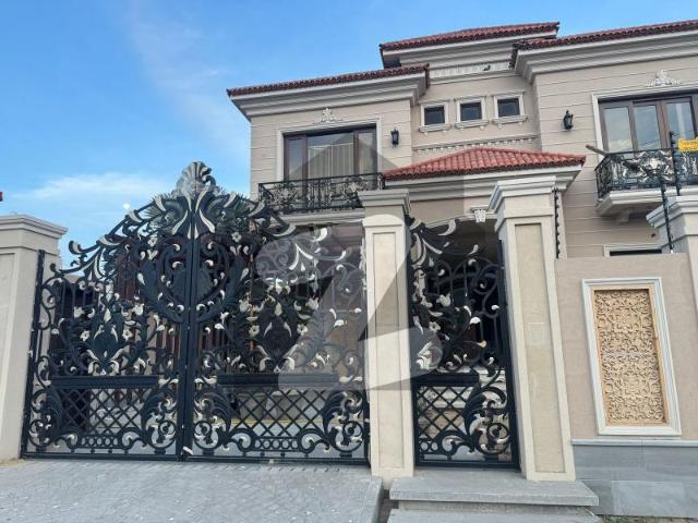 Classical Luxury Living | 1000 Yards Bungalow For Sale Main Ittehad, DHA Karachi DHA Phase 6