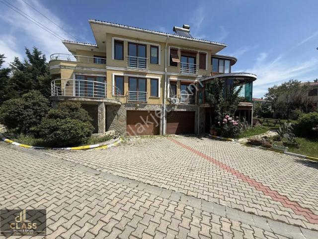 Class'tan Kiralık 4+1 Otoparklı Villa