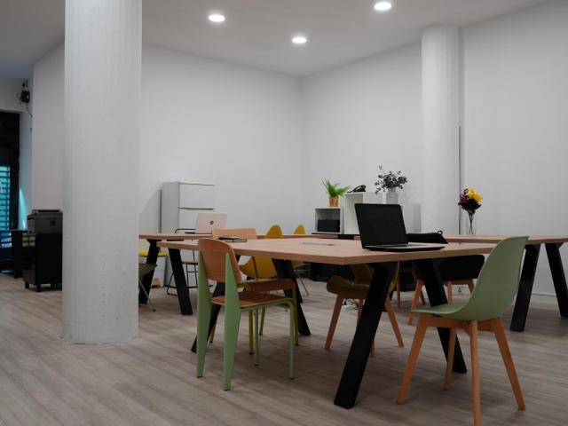 Classy single bedroom in a student flat, near Universitat Pompeu Fabra