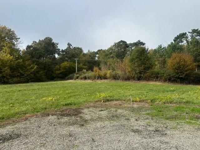 Cleyrac – Beau terrain viabilisé de 4147 m²