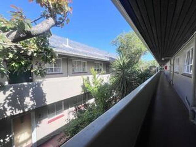 Clean 2 Bedroom Apartment in McKinley Kenilworth