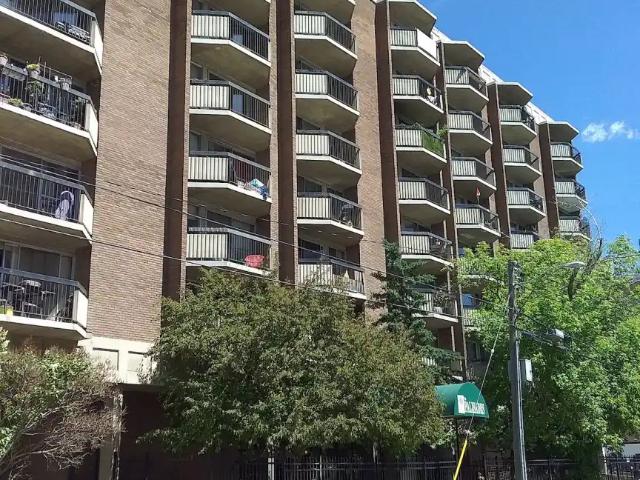 Clean modern 1brm / 1 bath, includes ALL utils and parking, small pet OK no fee!