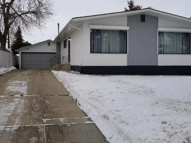 Clean, Quite And Cozy One Bedroom +Den Basement Suite