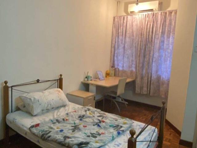 Clean & Quiet Middle Room – BU4, Bandar Utama Utama