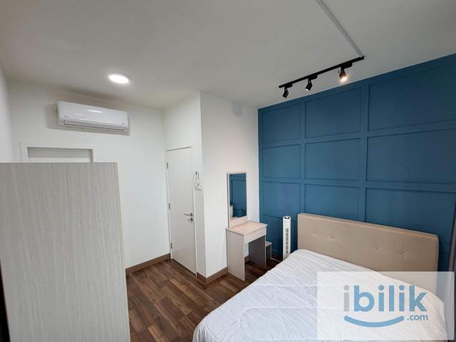 Clean Spacious Female Master Room with Private Toilet Free Utilities Free Cleaning Sentul Point Suites HKL KLCC