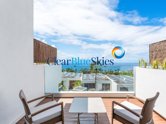 Clear Blue Skies se complace en ofrecer esta lujosa propieda. 143m² Abama
