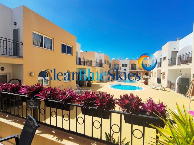 Clear Blue Skies se complace en presentar a la venta esta at. 107m² Palm Mar
