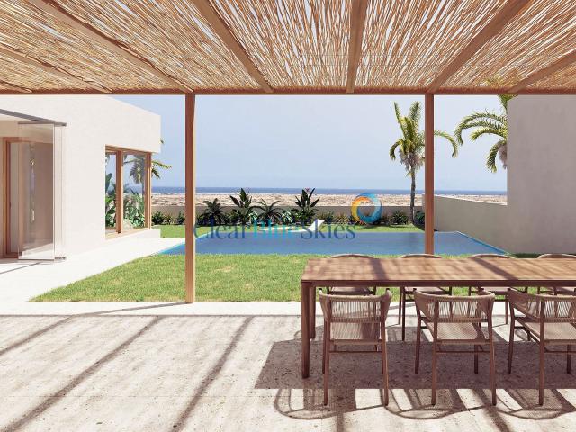 Clear Blue Skies se complace en presentar a la venta esta ma. 218m² Corralejo