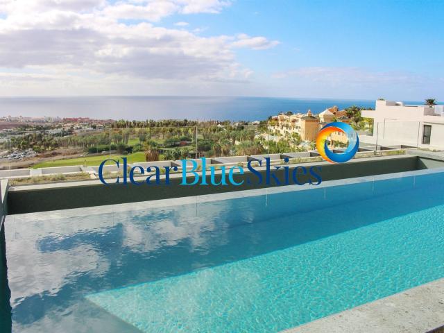 Clear Blue Skies tiene el honor de formar parte del selecto. 90m² Adeje